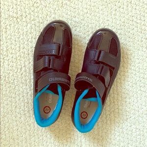 Shimano RP2 cycling shoes with cleats